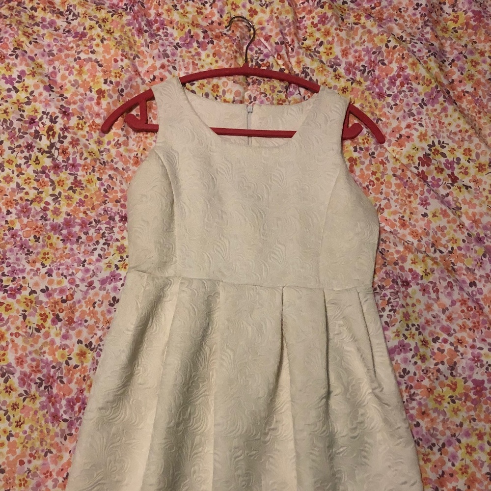 White Summer Dress Fit and Flare sz Small